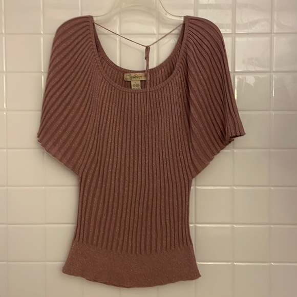 Younique splendid pleated, ribbed and elastic top. Batwing sleeves, size L. - Picture 3 of 16